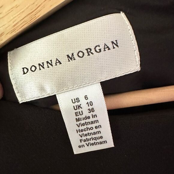 Donna Morgan Kendall Black Sheath 3/4 Bell Sleeve Dress Size 6 - Picture 2 of 5